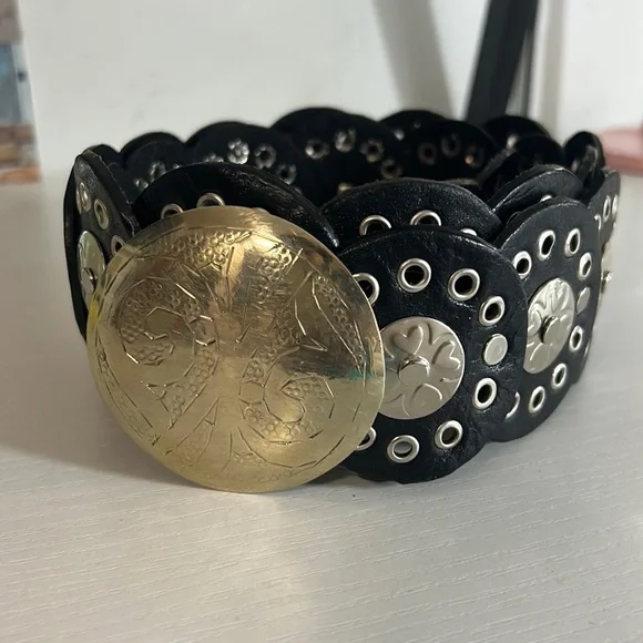 Accessories | Black Moroccan Leather W Small Medallion Belt  display picture 3